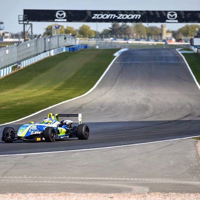 UWRacing's tweet photo. #throwbackthursday to 2017 our second year of @doningtonpark domination!
•
#domination #wins #triple #gap #fast #speed #team #university #motorsport #engineering #nevergiveup #jointhepack #racingwolves #degree #career #future #industry #bepartofawinningteam #racing life https://t.co/sUaiBa76WL