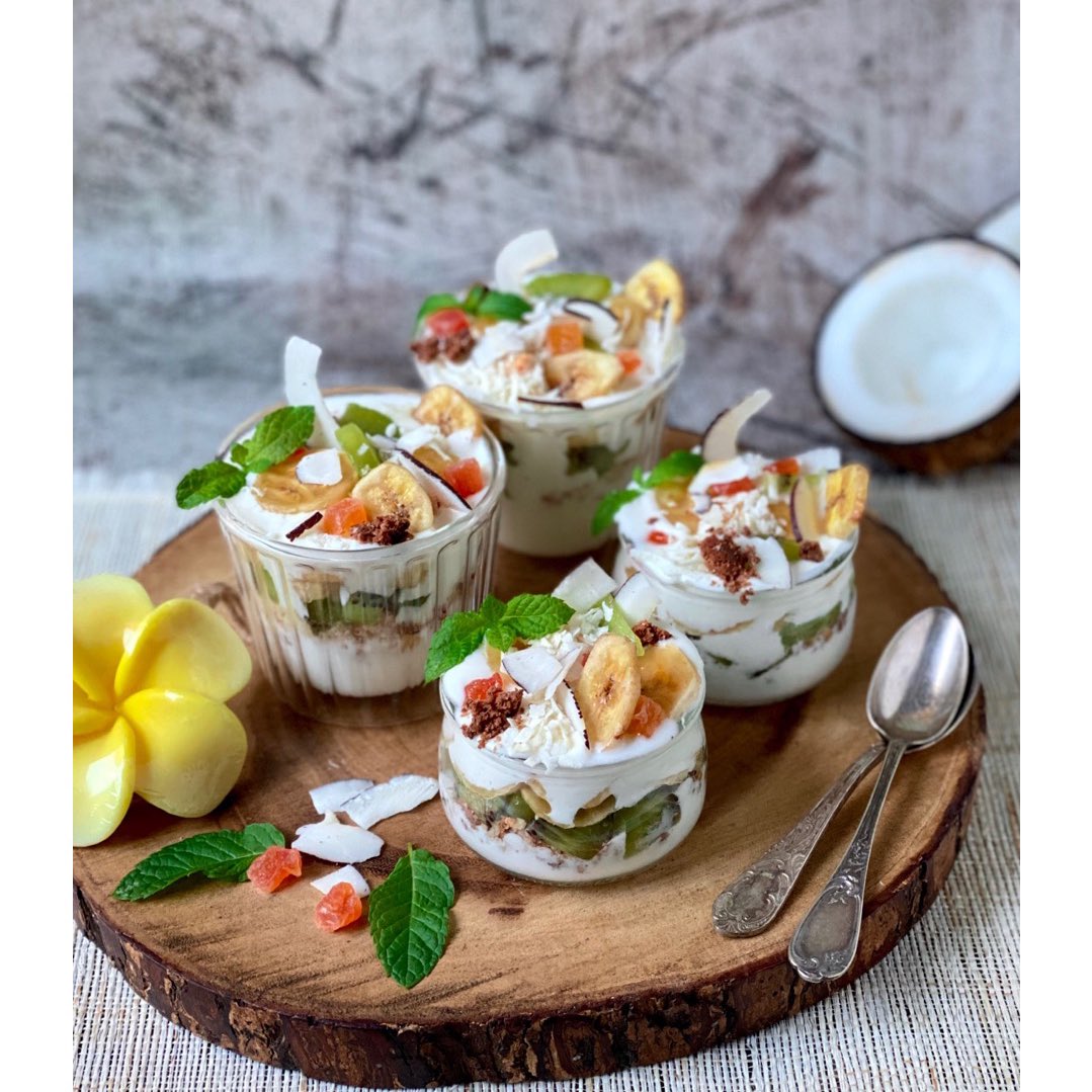 🌟 VASITOS TROPICALES 🌟 Hoy os traigo una receta muy sencilla, llena de sabor, contrastes e ideal para días calurosos y para los amantes de la fruta. 
irenecocinaparati.com/vasitos-tropic…
.
 #desayunosaludable #desayuno #frutas #fruits #fitness #recetasaludable #coco #platano #postre