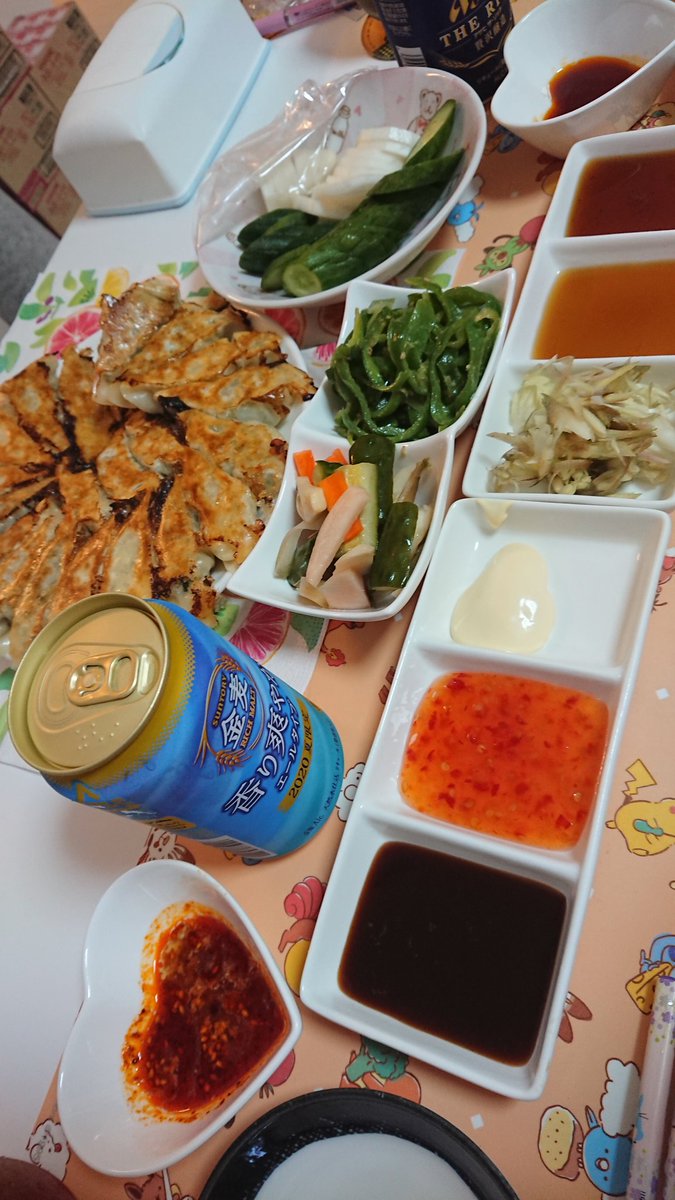 ret0honey's tweet photo. カンピロバクター腸炎でつらかったけど、その間にツイステをダウンロードしたら沼が深すぎてどきどきする(><) https://t.co/0ixA7mp5jx
