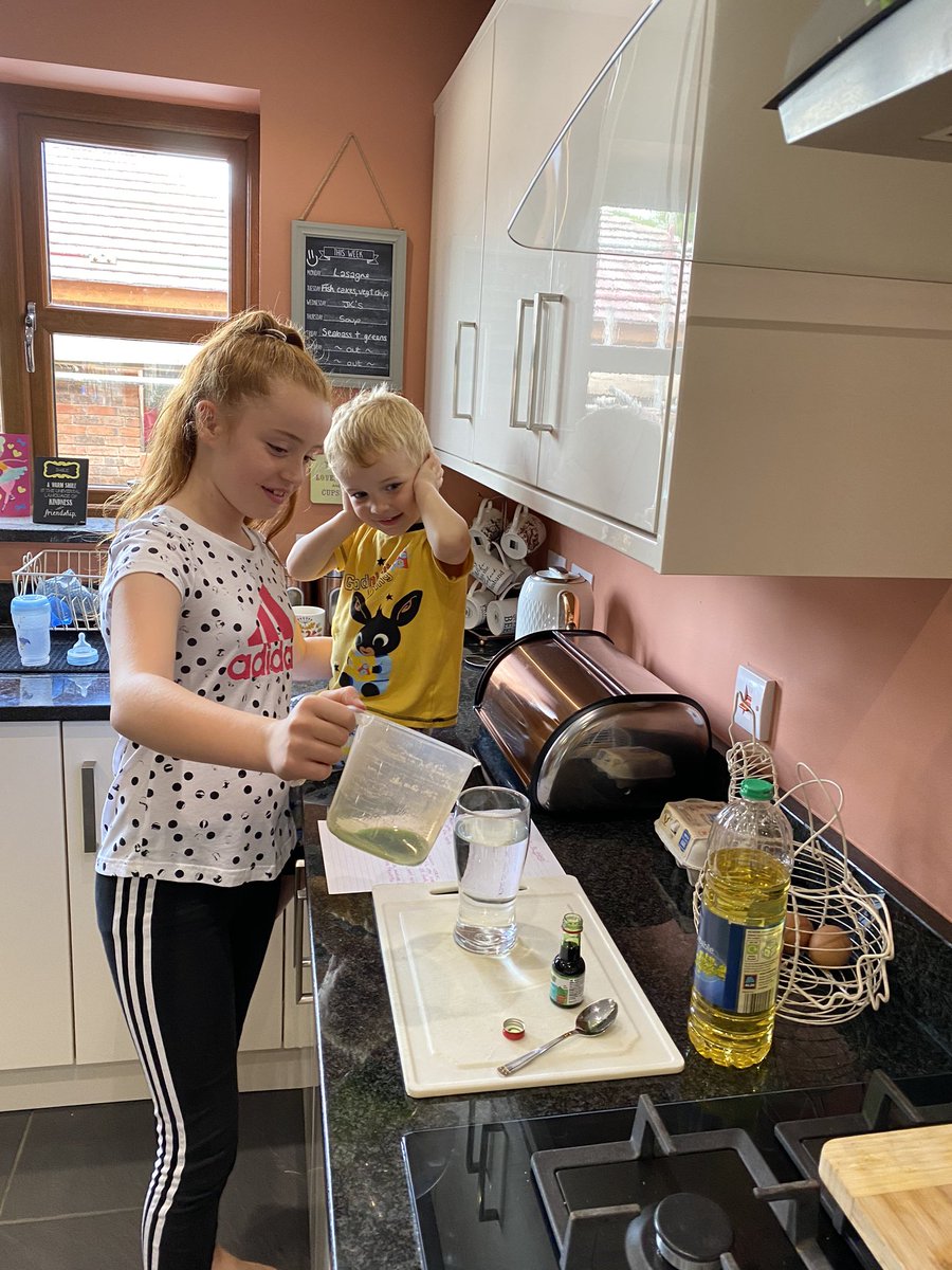 RichmondShereen's tweet photo. 🎉SCHOOLS OUT FOR SUMMER🎉 16 weeks of homeschooling have come to an end today &amp; I couldn’t be prouder of Thea for taking it all in her stride. A folder absolutely packed full of work from every subject &amp; actually quite a bit of fun along the way-especially 🧫 🔬🧪 @OldburyPark https://t.co/X0QqrGvLnn
