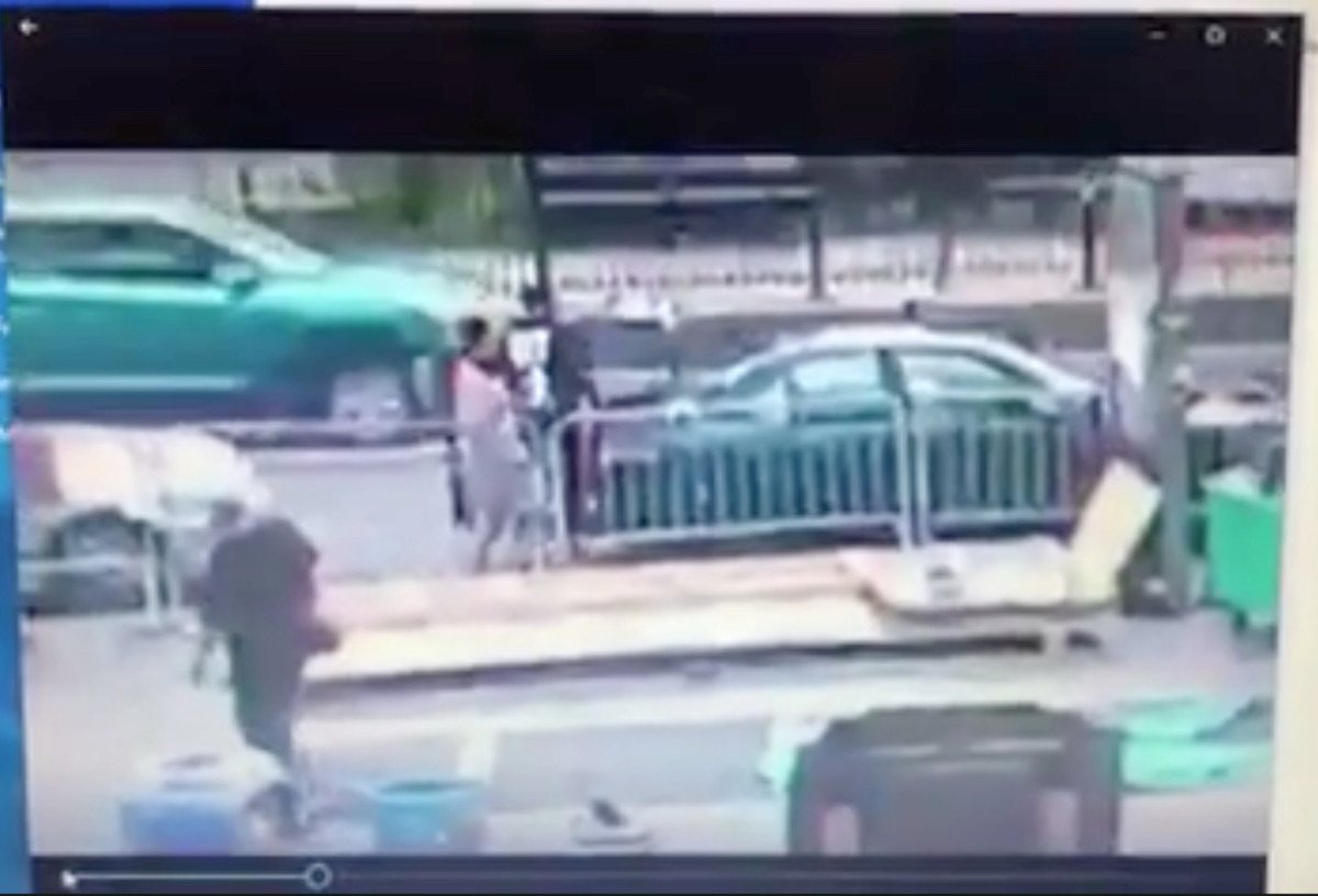 Video shows protesters get shipment of bats before Brooklyn Bridge brawl trib.al/sXMNl2e