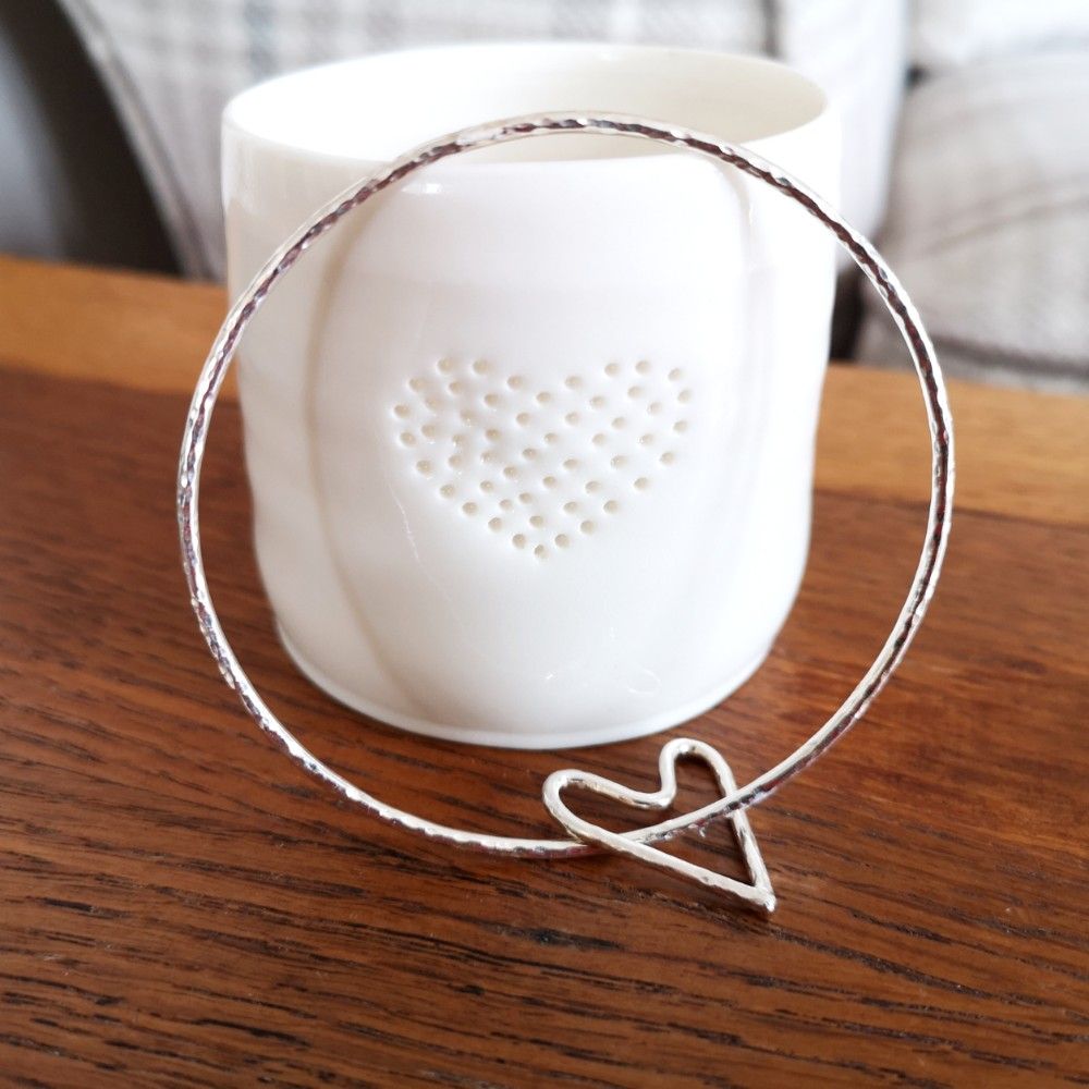I do love a bangle don't you? This Hand Crafted Sterling Silver Heart Bangle is just lovely! From <a href="/katyjewellery/">Katy Wilkinson Jewellery</a> buff.ly/2WnPLtj #tbch #jewellery #silver