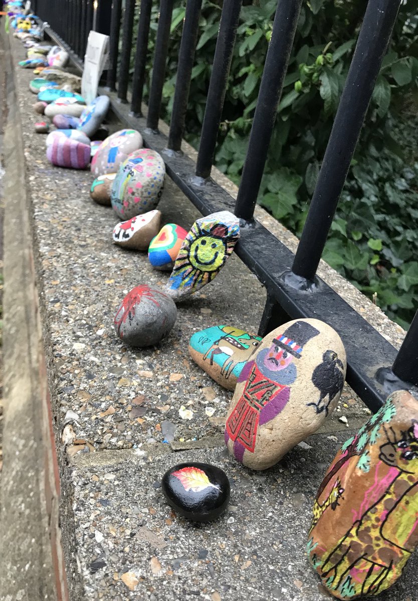 SukiHubbard's tweet photo. Added my little bit to #communityrocks and here are some favourites @LoveHamptonWick @hwanews https://t.co/sFz5UiLmPw