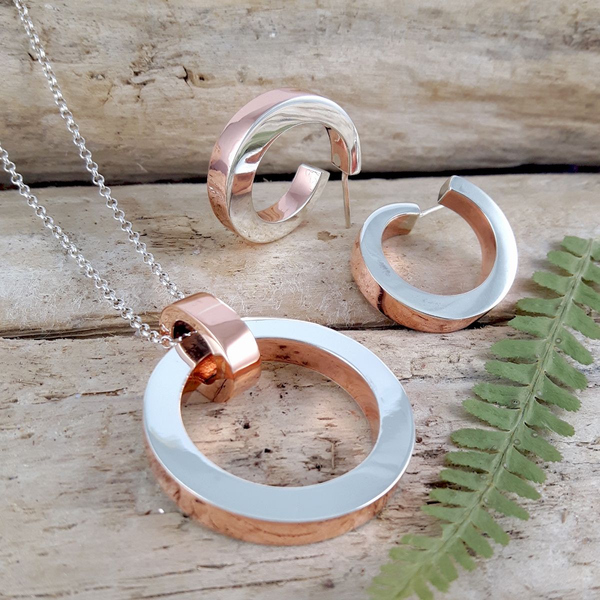 Palenquejewels's tweet photo. Opposites attract! - https://t.co/leKvgaPOoU Meet the Duo collection, a gorgeous fusion of copper and silver! Perfect for everyday wear, this will be your new favourite... https://t.co/Rjky5HRn1B #copper #silver #duocollection #cuffs #york #edinburgh #jewellery #jewellers https://t.co/RxhSueI5W2