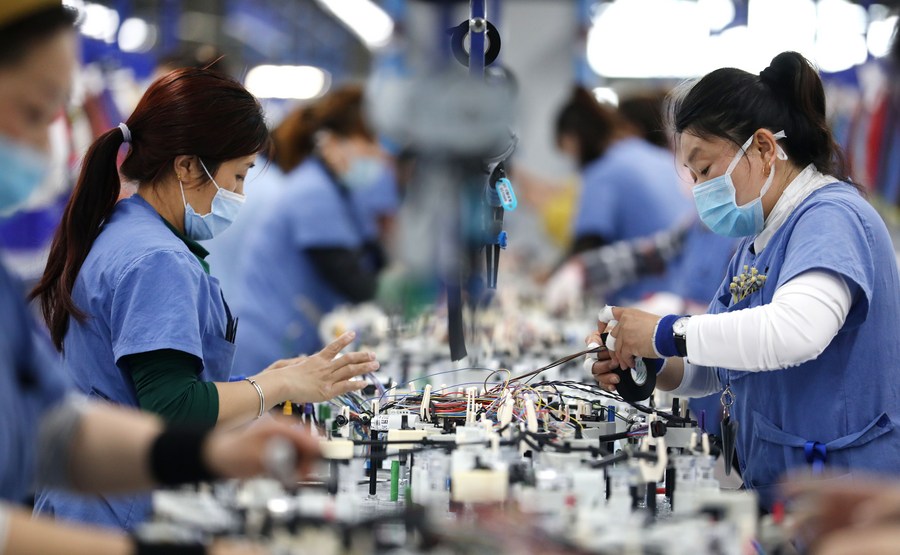 XHNews's tweet photo. Xi voices confidence in China's economy, pledges wider opening-up https://t.co/CFQePfGyz4 https://t.co/4vfS9nWqUC