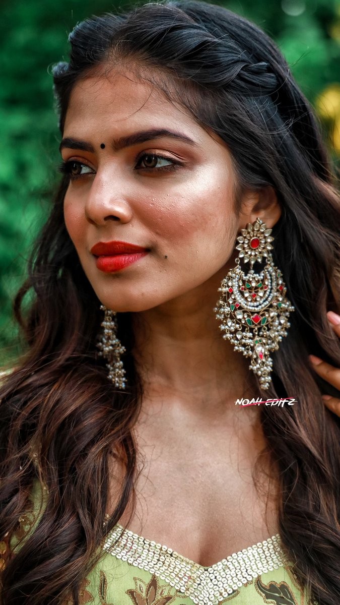 Kiccha_Darshan9's tweet photo. Maalu morning ☀️
#Malavika #MalavikaMohanan 😍😘❤️
#Facelust #Faceaddict #facefetish
#Dusky #Cleavage #navelqueen #navel #tollywoodactress #BreastChallenge #SamanthaAkkineni #beachgirl #sareeswag
#KajalAgarwal #PoojaHegde
#Tamannaa #Rashmika #Nabha
#Nidhi #Malavika https://t.co/FSbmQ1tIdC