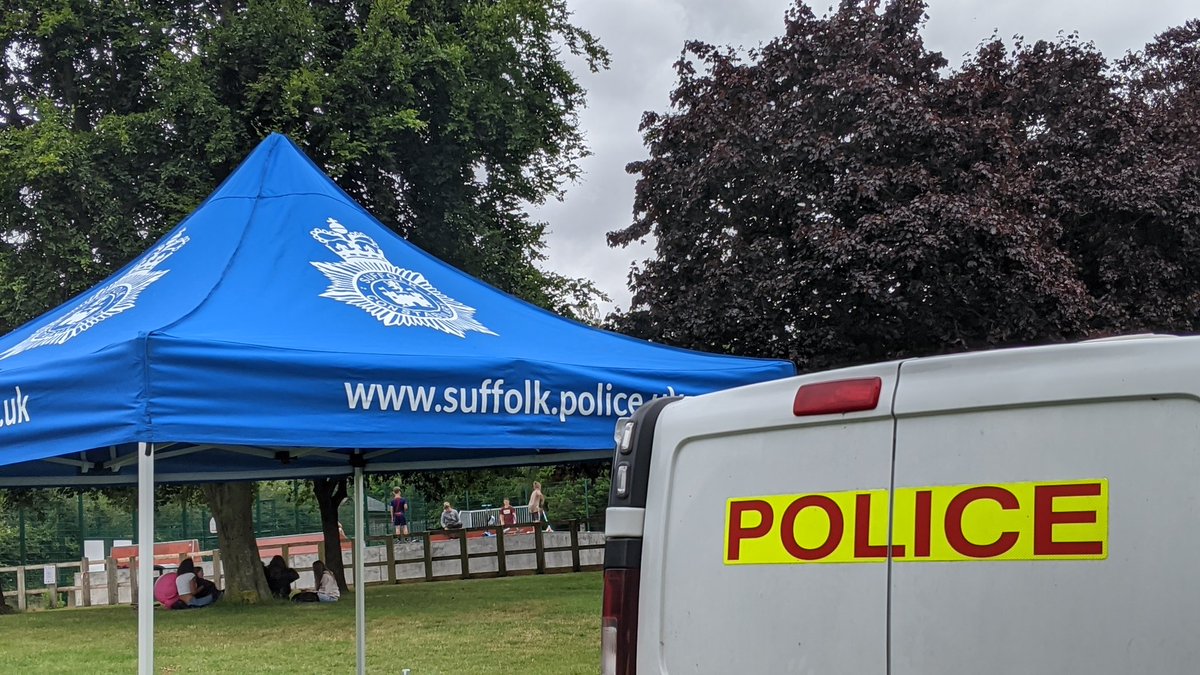 PoliceSudbury's tweet image. We'll be holding one of our 'pop up' engagements this Saturday 18th July. 10am-12pm at #MarketHill #Sudbury. Feel free to ask questions/highlight issues (at social distance of course)👮🏼‍♂️#3307