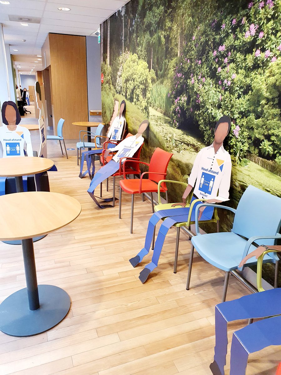 Wat ik me al tijden afvraag als ik bij een huisarts, fysiotherapeut of ziekenhuis kom: waarom bestaan de wachtkamers (bijna) alleen uit zitplaatsen? Er zijn genoeg mensen die kunnen en willen staan! #vitaliteit  #jekrijgtwatjevoordoet #staan

Mijn uitzicht nu in <a href="/diakhuis/">Diakonessenhuis</a> :