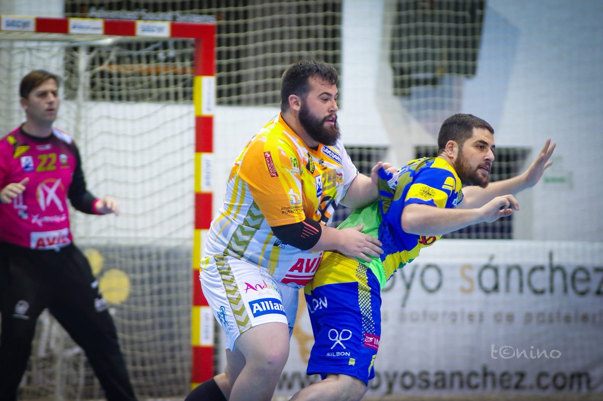 BmXimenez's tweet photo. 📢📣 RENOVACIÓN 📣📢 

Ricardo Torrent (@ritorrent) se suma a la lista de renovados para la próxima temporada 📈

Cumplirá su segunda temporada en nuestro conjunto 💪🏼😏 

#VamosMiGenil #VamosAX #FuelleIsBack https://t.co/Xj67ro9A1a