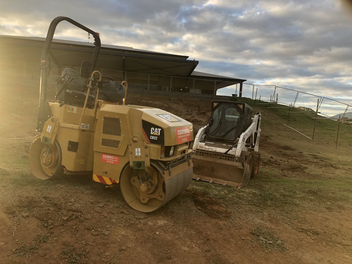 mickdw82's tweet photo. These @komatsu @C @bobcatcom machines aren’t here for a picnic! They are on the job @calrossy building a #new #learningarea for our school community. https://t.co/BJK5gfrNR5