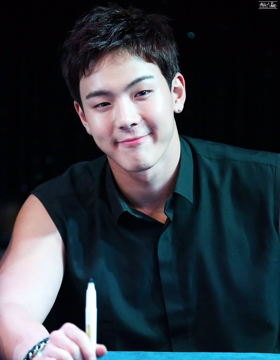 shownu_tmi's tweet photo. 14. 셔누는 아기 곰돌이를 닮았다. https://t.co/443A0zqmpa