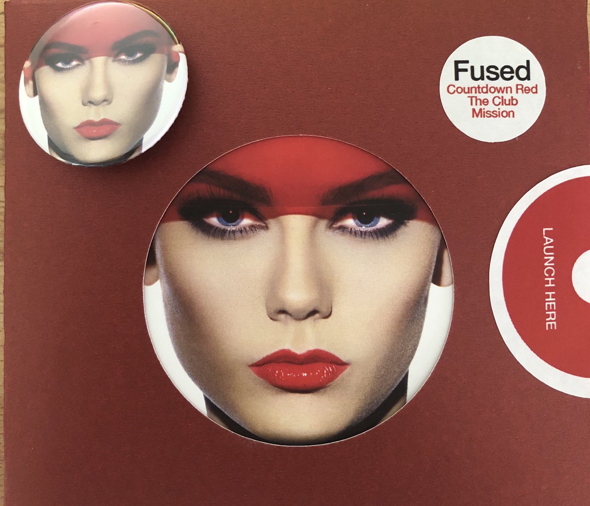 ukcdmat's tweet photo. @fusedofficial Mark this is beautiful don’t want to break the seal 💿 🎶🎹🎶 😎 #CountdownRed #TheClubMission https://t.co/4bH6XT2WBV