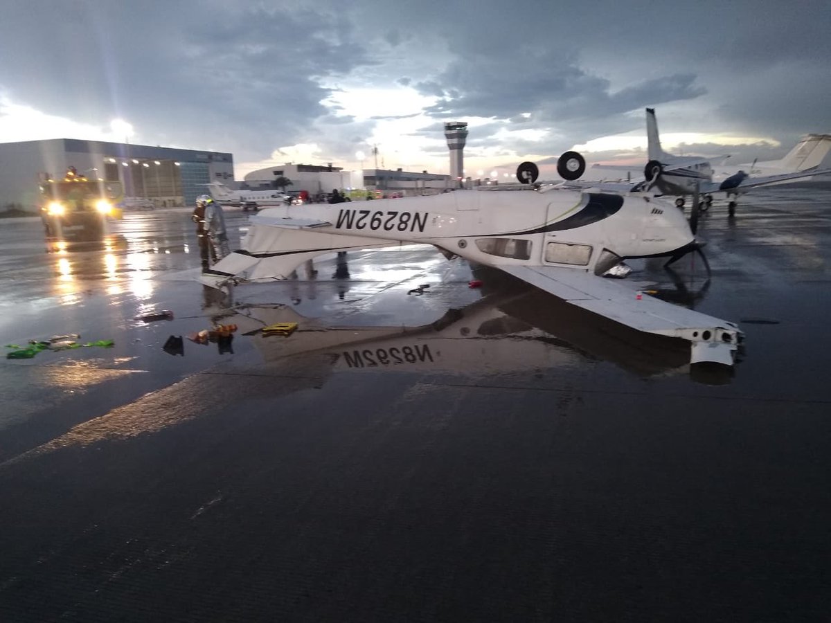 flyAPM's tweet photo. #ICYMI hace unos momentos en #Querétaro #QET #MMQT @AIQ_MX
MMQT 160021Z 11032G54KT 0SM TSRAGR BKN010 OVC020CB 15/14 A3022 RMK 8/3//
#flyAPM #avgeek https://t.co/A3f3TcEmiR