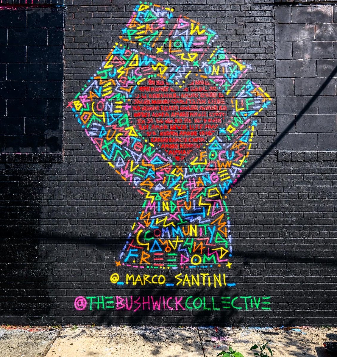 TheBKcollective's tweet photo. STRENGTH THROUGH LOVE @_marco_santini_ #newwork for @thebushwickcollective 

This symbol of unity is inspired by every voice in the fight for justice.

📸Photo By @ellerlawfirm 

#blacklivesmatter #thebushwickcollective 
#2020bushwickcollective @TheBKcollective https://t.co/8KECy18k9A