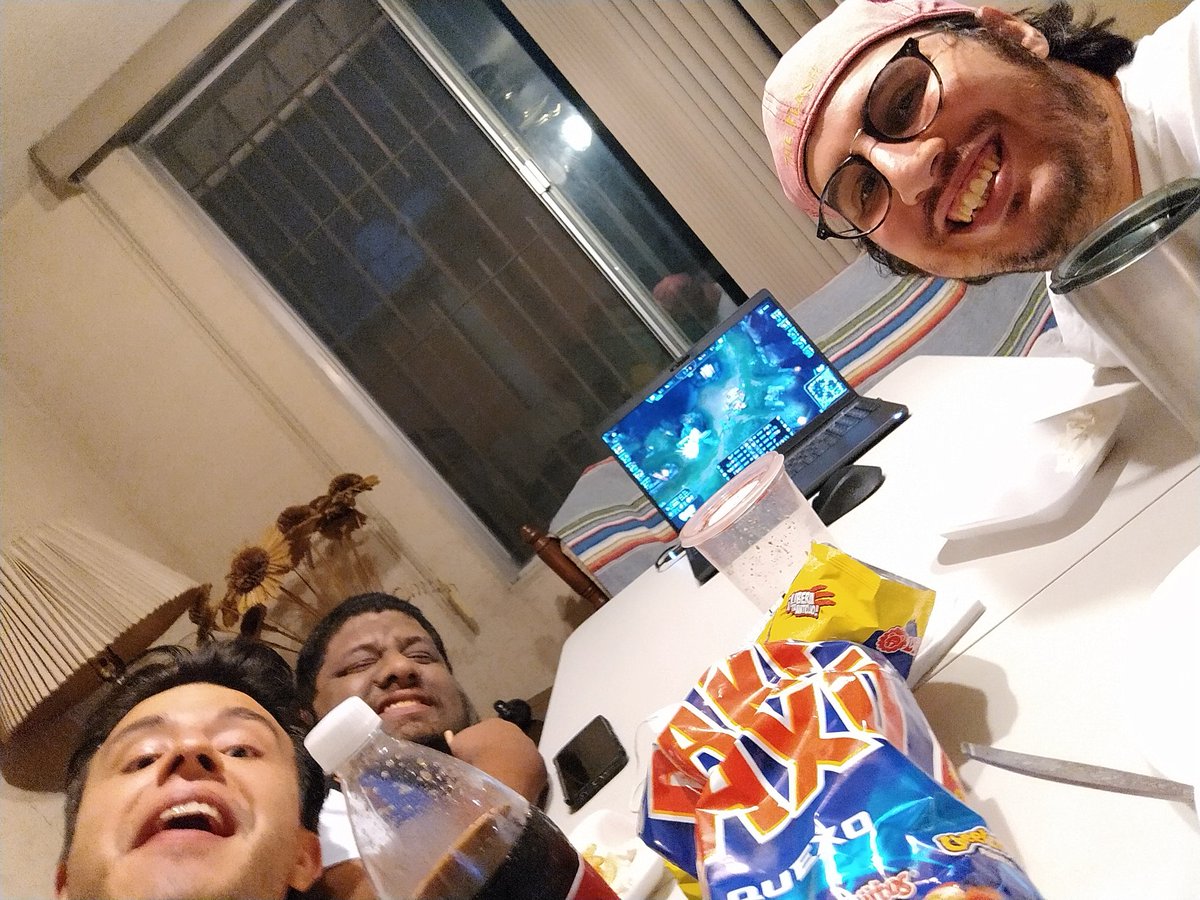 Engel_DNA's tweet photo. Y que se reunieron los panas! @TeamAzeGG venga!!! Mataz se roba el win!  #DDHLOL https://t.co/T3QcTLdINA