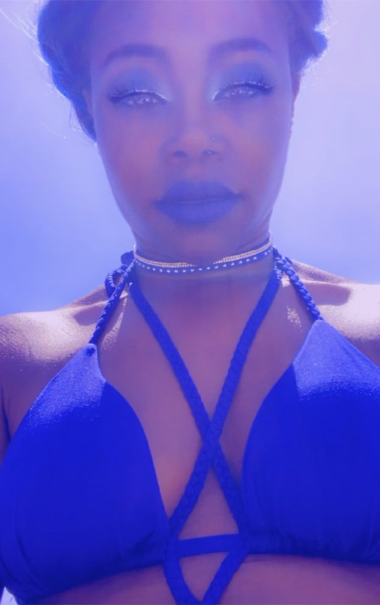 leddalove1's tweet photo. Glow baby glow #prettyblue #glowup https://t.co/l4XFoksqUg