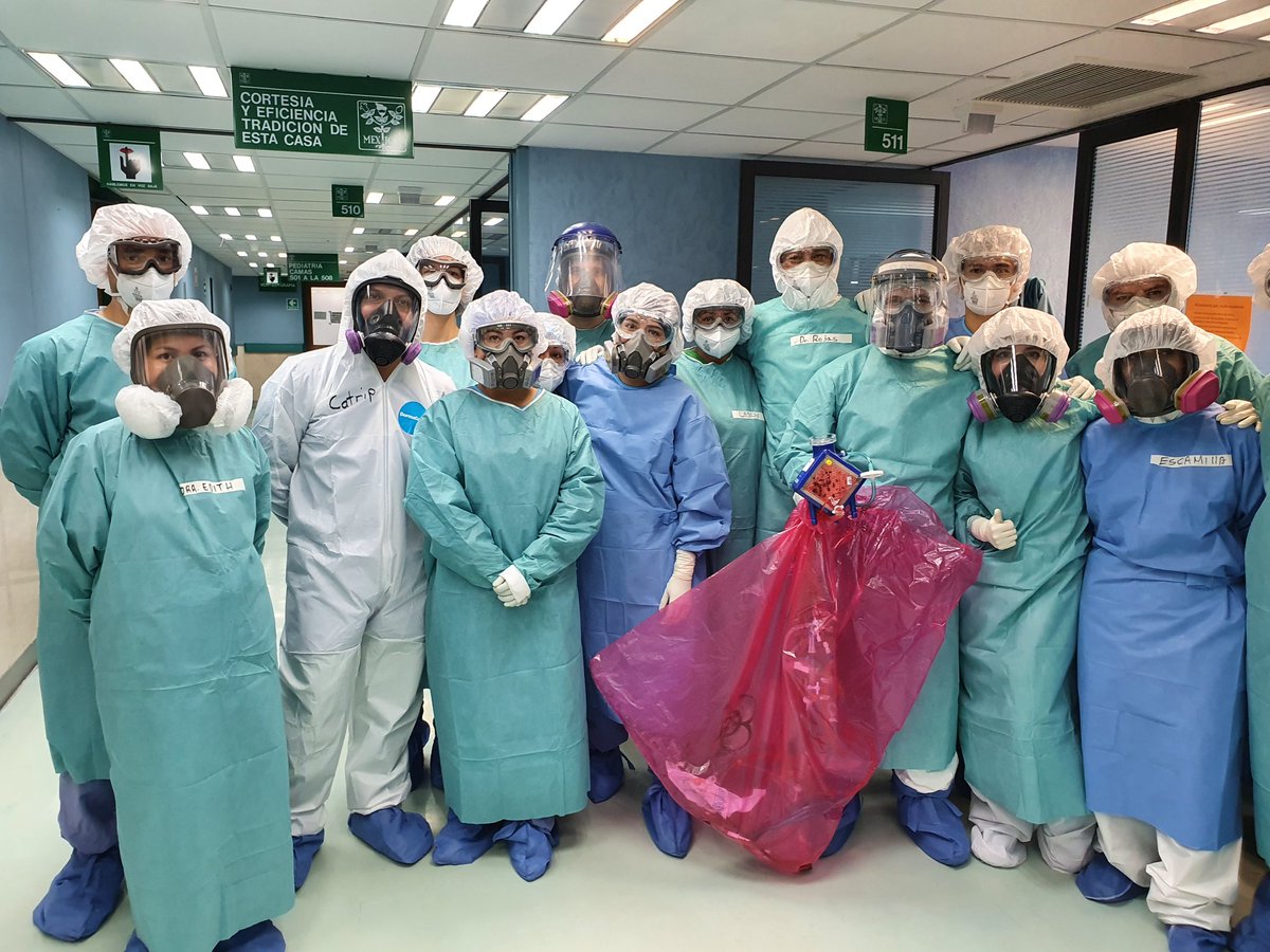 ArturoGDeLaMaza's tweet photo. EQUIPO ECMO DEL INSTITUTO NACIONAL DE CARDIOLOGÍA.
"Todos para uno y uno para todos"
Servir a los demás es un privilegio, pero servir a un colega no tiene precio.
Hoy dimos de alta a "EL URGENCIOLOGO", después de 36 días en soporte respiratorio ECMO y 41 días de terapia intensiva https://t.co/YwAjx7zvTJ