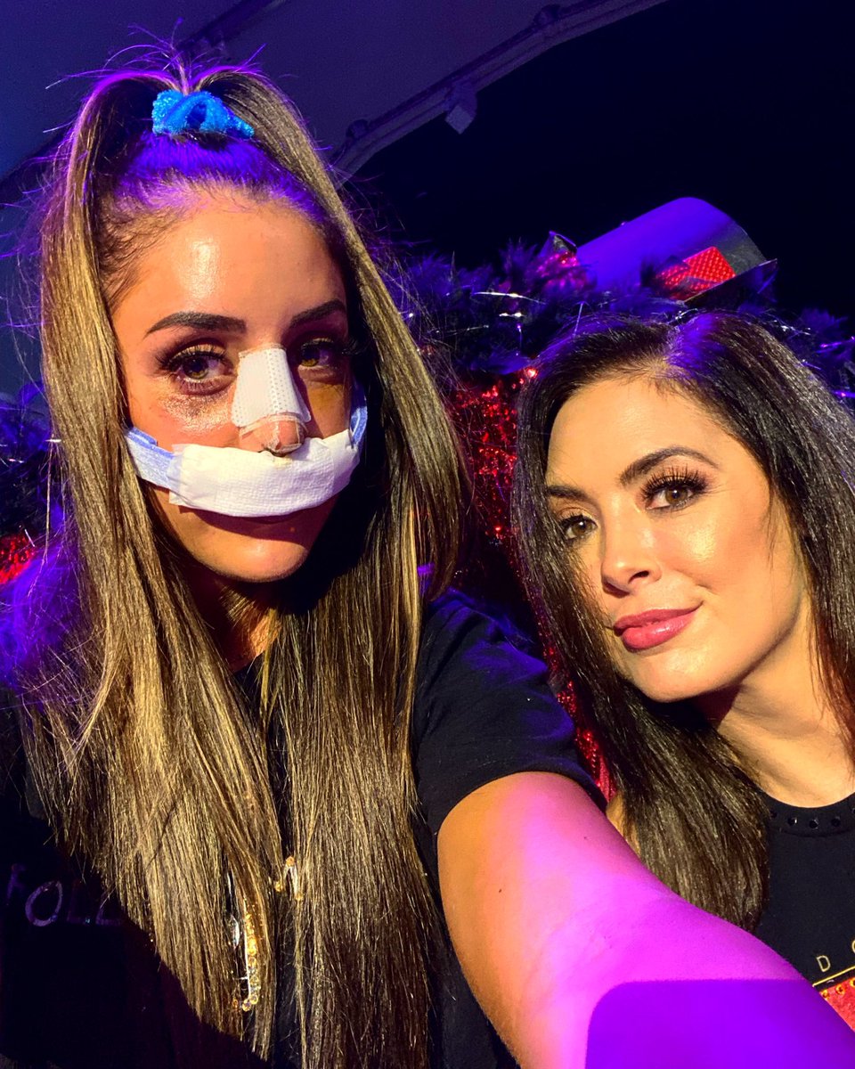 OnRoleCall's tweet photo. Just your two favorite verified and not suspended gals here! Enjoying the night being verified... and not suspended... @TrulyARebel #VERIFIED #NotSuspended #RoleModels https://t.co/xm9hweZyFZ