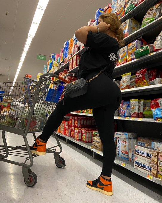 1 pic. Walmart ? https://t.co/vspbiEAqp3