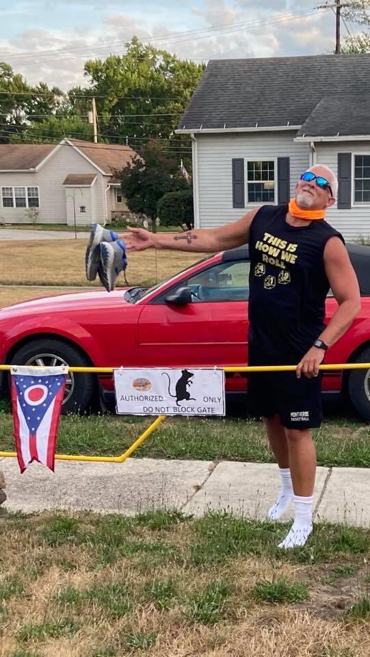 MickeyShank's tweet photo. 635 miles in 76 days, virtual race over, tossing my shoes. #shittonofmiles #RATstatus #gvrat1000K https://t.co/LQQl4Xr4P7