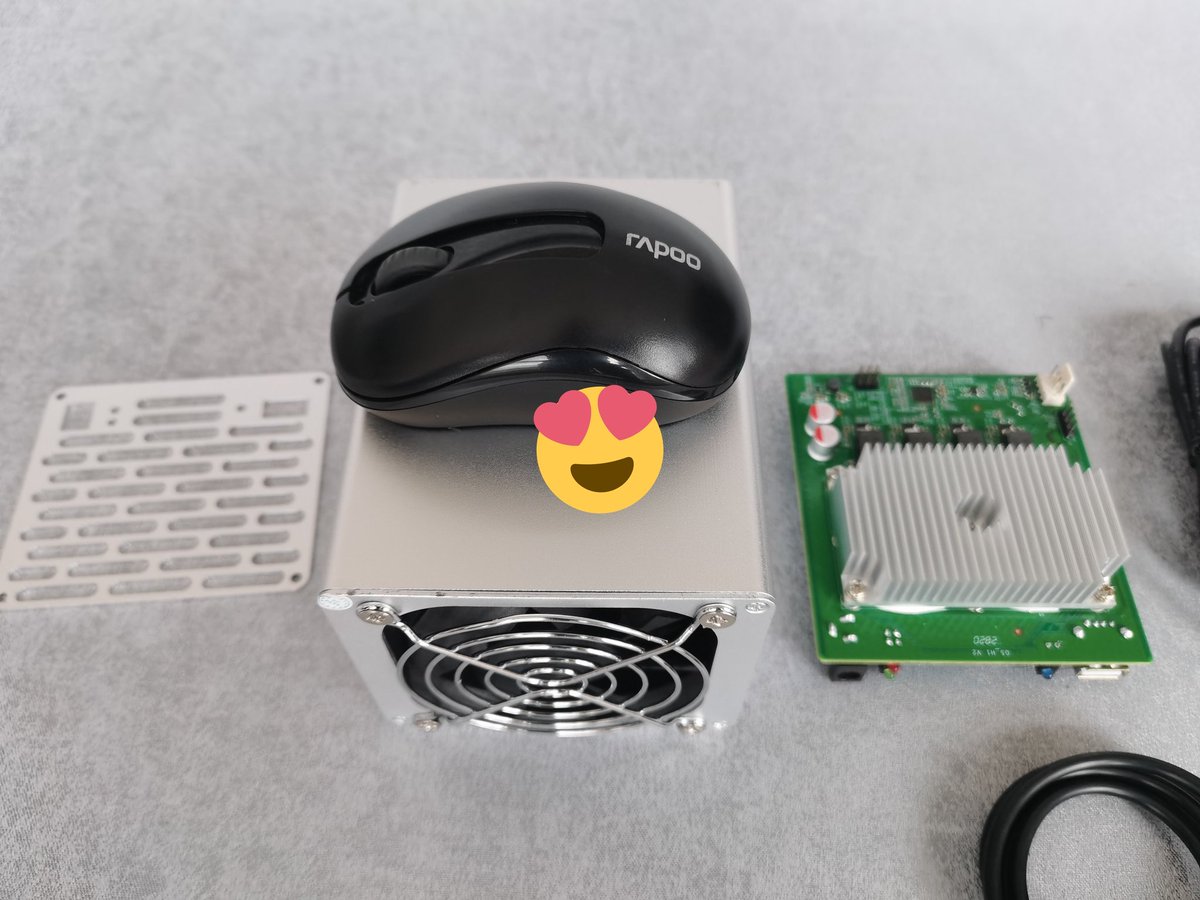 Cybtc's tweet photo. Goldshell HS1 mini HNS miner(handshake),small but strong.See you at https://t.co/pdw5pwHlyV! https://t.co/rgYifbF0Rj