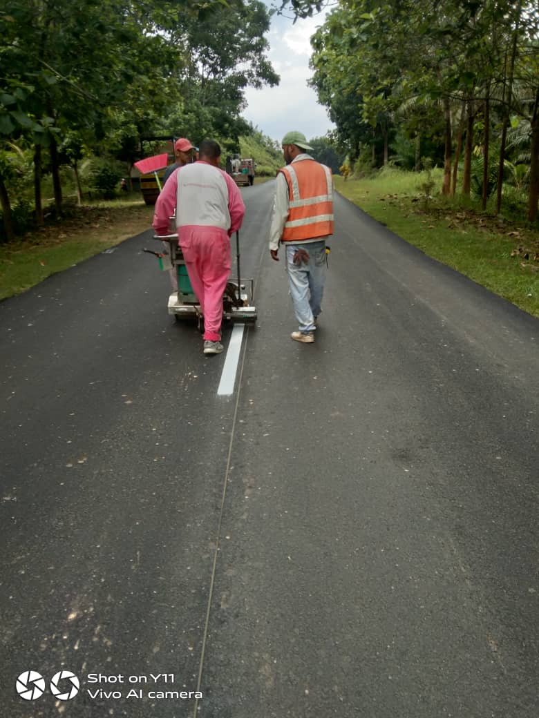 RcBentong's tweet photo. #teamroadcare #berkalapavemen #roadmarking di #ft1502 #raub @PetraJayaMP @MOWorks @JKRMalaysia @CSFJ_JKR @JKRPAHANG @JKR_Raub @Roadcare_Msia @Roadcare_Phg https://t.co/xhlUqgbTrz