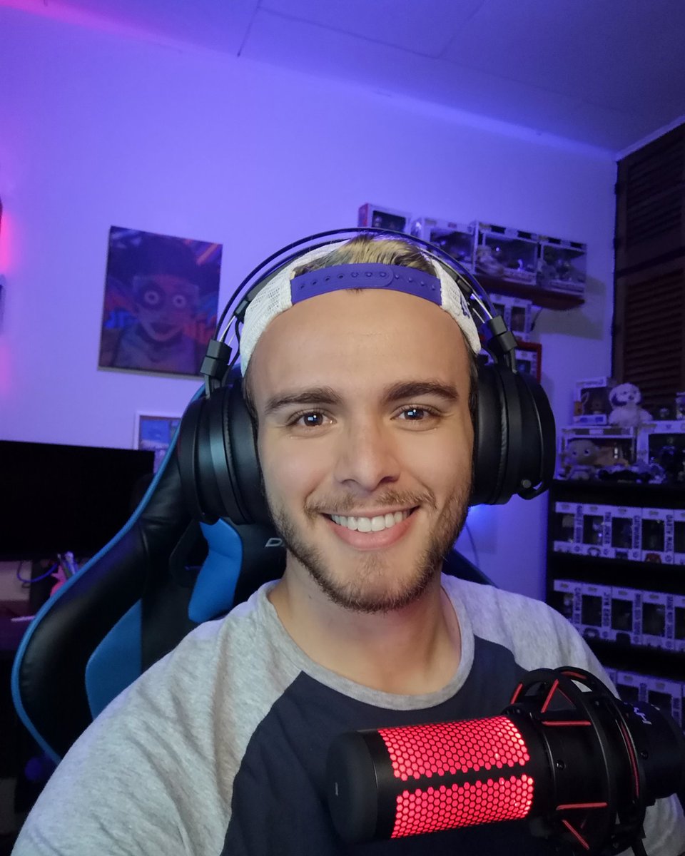 Otro día, otro stream 😄
.
.
.
.
.
#twitch #gamerlife #gaming #prophetichunter #gamer #blizzard #pc #playstation #Xbox #nintendo #nintendoswitch #geek #greenhell #steam