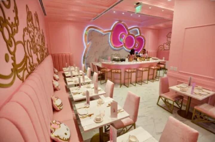 SanrioHell's tweet photo. Hello Kitty Grand Cafe at Irvin, California. https://t.co/N0ZpaHllim