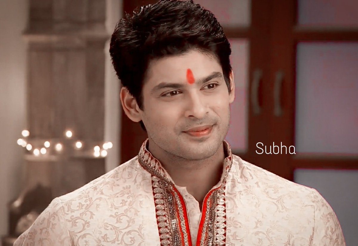 Sidharth, do you know the power your every tweet holds? You weave simple words together to give us valuable life lessons & motivate us to always do better. Heartfelt wish that your outlook towards life forever stays clear!(2/n) @sidharth_shukla  #SidharthShukla  #DilKoKaraarAaya