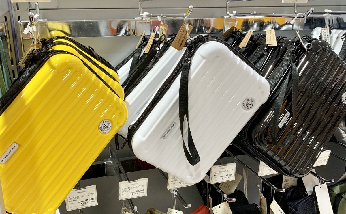 大宮ロフト まるで小さなスーツケースみたい D Dマルチポーチ が入荷しました カッチリとしたハードタイプのポーチなので 中に入れたものが傷つきにくいのが嬉しい ステーショナリー入れや化粧小物入れ 工具入れなど 色々な使い方ができます