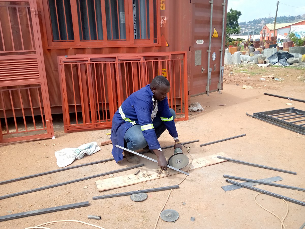 Mans_Like_Tombe's tweet photo. Good Morning Twitter Family,
This is my hustle, I modify containers(40ft and 20ft) into Stores, Self-contained rooms, Bathroom and Toilets, anything the client wants.
I also sell and buy used containers.
PLEASE RT, MY NEXT CUSTOMER MIGHT BE ON YOUR TL
IFB 💯 https://t.co/ta1Zsc5m8m
