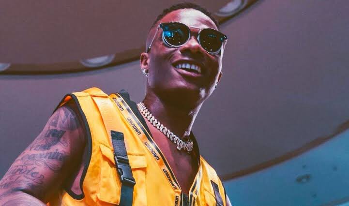 Dflyhalf's tweet photo. Happy birthday lion if u be currency na u Dey go Dey trade all over d world right now. #pausetime  #WizkidAt30 https://t.co/HmKWwHeJdp
