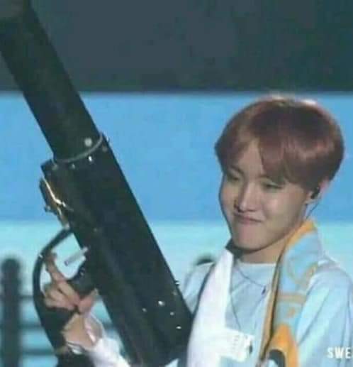 KimLiz09's tweet photo. K-army haciendo su entrada
Para los chingadasos con melanie

SWEET NIGHT BY KIM TAEHYUNG https://t.co/YYg8ShUhr9