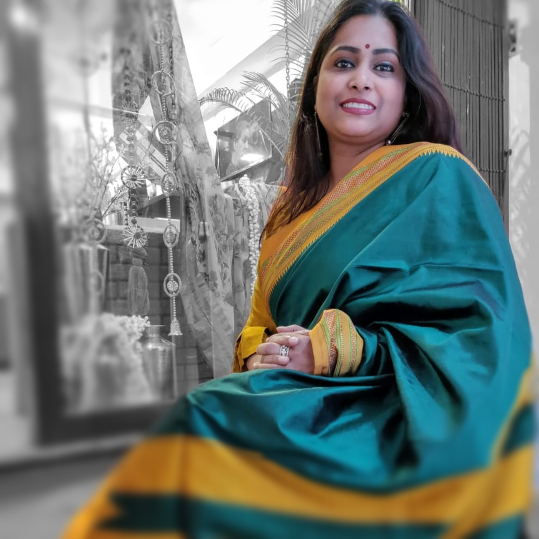 The Ilkal saree, hails from Bagalkot, Karnataka and dates back to the 8th century! 
Plain, checked or a striped body &amp; a zari or thread work temple border, these sarees come in 6, 8 and 9 yards!
#HandmadeInIndia #PrebuyHandloom