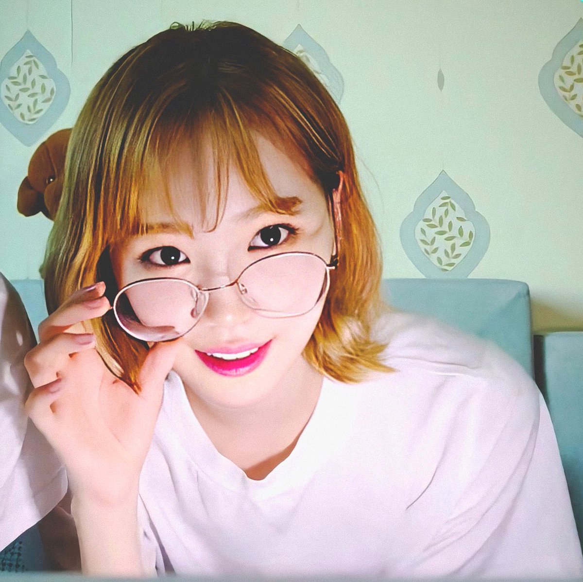 𝐒𝐩𝐞𝐜𝐬 (𝟐) #김채원 #KIMCHAEWON #キムチェウォン #아이즈원