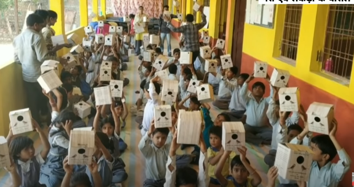 SaveBirdsOrgan1's tweet photo. The Organization Employing the marginal people to prepare Shelter and food. Also, we are spreading awareness to peoples. We have distributed 10,000+ Nests to students in various Schools and colleges.
Please Donate a little contribution which will provide them a Home. https://t.co/QESVVk20WF