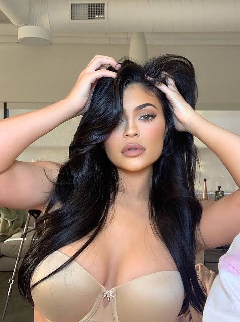 WankCelebs's tweet photo. anyone wanna #wankchat or #wankbattle to this slut? im already jerking off #horny #hornyaf #celebs https://t.co/8wRzxlnSZo