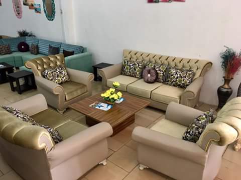 Here's another furnitures deal to wow you. Get this set for reduced price of 270k, st includes a center Table. 
*100% Treated Wood
*Extended seat surface
* Strong skeleton.
Location: Kaduna
 Delivers nationwide at a good cost

Kindly Retweet, Please. My customers are on your TL☺️