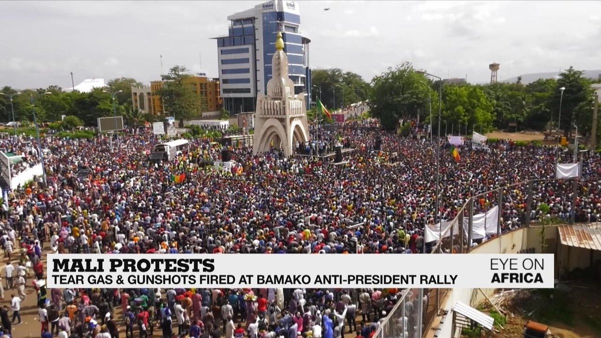cherylroberts00's tweet photo. Protests in Mali in West Africa. Africans roaring for colonial power France to get out of #Mali forever! #ColonialismMustFall https://t.co/io5CyAAbQh