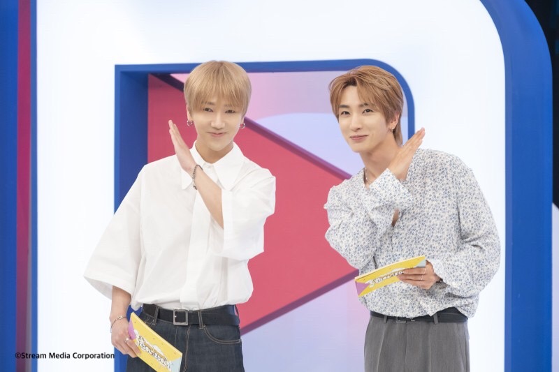 kntv_info's tweet photo. ⏰今夜10:30から #日本初放送 スタート🎉

#イトゥク＆#イェソン（#SUPERJUNIOR）がMCを務める
オリジナルバラエティ🥳

💛#SUPERJUNIORのアイドルVSアイドル💛
第1回～4回のゲストは #MONSTAX ✨

おたのしみに～😄

スペシャルサイト▶https://t.co/6IEDoIme7f
#KNTV https://t.co/9LBKwuERl3