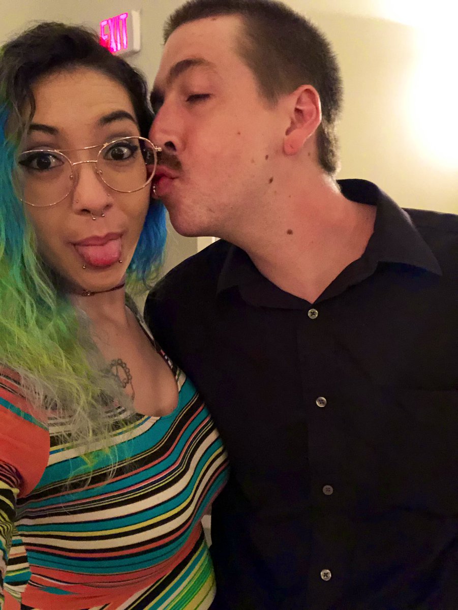 jazziebearxo's tweet photo. i got a pretty awesome dude 😘💗 #besthusband #ilybabe #7yrstrong @ChapZilla33 #cutie https://t.co/ltPXZxaRQd