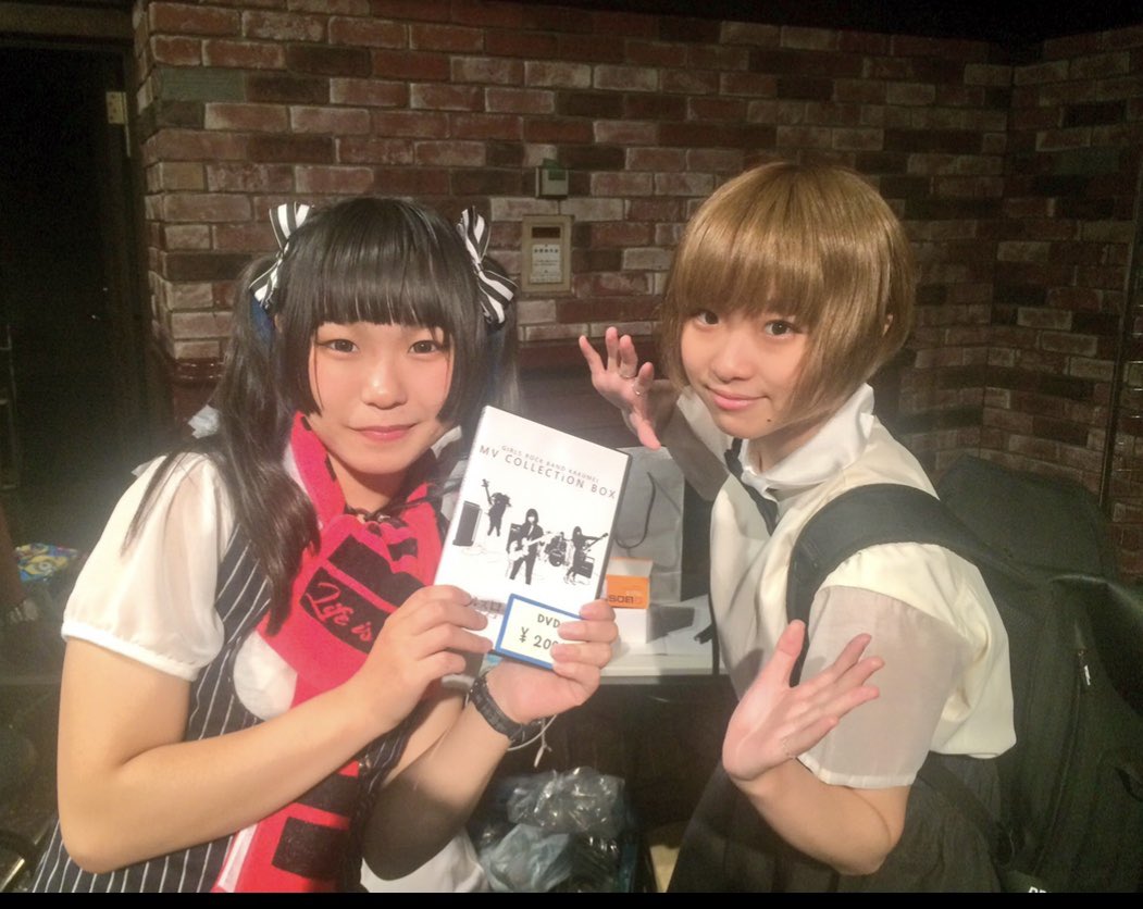 takayukibluesky's tweet photo. 4年前の今日、2016年7月16日♫
名古屋CLUB QUATTROにて
「夜遊びプレゼンス」💫
めちゃめちゃいい対バンでクアトロでライブ見れたのが嬉しかったな😌
#ガールズロックバンド革命
#SplitBoB
#BabySitter
#HystericLolita
#dolls #Crism https://t.co/pqaFoWoale