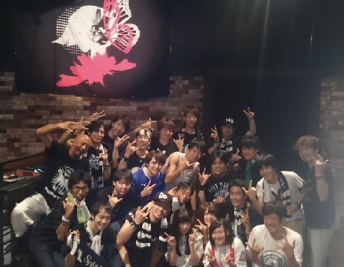 takayukibluesky's tweet photo. 4年前の今日、2016年7月16日♫
名古屋CLUB QUATTROにて
「夜遊びプレゼンス」💫
めちゃめちゃいい対バンでクアトロでライブ見れたのが嬉しかったな😌
#ガールズロックバンド革命
#SplitBoB
#BabySitter
#HystericLolita
#dolls #Crism https://t.co/pqaFoWoale