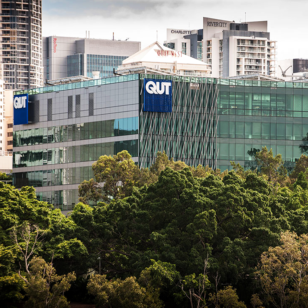 TheQCT's tweet photo. A round of applause to the 17 graduates from @QUT who have recently been registered as teachers. Go here https://t.co/VAcT7yl85Q to see your name listed on the register.
#QUTBrisbane #QUTLife #HigherEd #teachqld #qldeducation #aussieed https://t.co/atXkZWQf9V