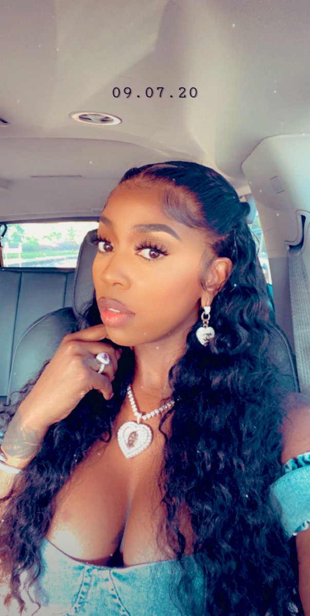 kashdoll tweet picture