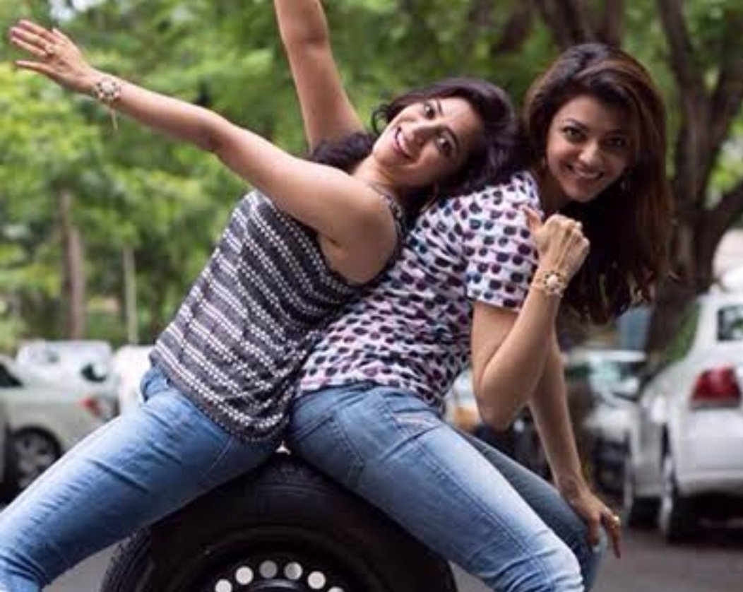 KajalianTrends's tweet photo. Sisters you make my heart smile🙂❤ @MsKajalAggarwal &amp; @AggNisha
They will always be the sister of my soul &amp; the friend of my heart♥️
They are my - 
A Shield 🛡
A Sword ⚔ 

A Smile 🙂
A Sunshine 🌞

A Saviour 💪👊
A Supporter 👏🤝 https://t.co/eGak3ts5qq
