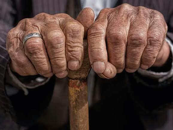 NareshJ01670709's tweet photo. #justice_for_senior_citizens
" सारा काम काज ठप्प, आमदनी का ज़रिया शून्य,हम वरिष्ठ जन आज हैं कल नहीं , क़र्ज़ का बोझ ले मरना नही चाहते,हमारे कष्ट को महसूस करने का प्र��ास करें और हमारे जीवनकाल में ही justice सुनिश्चित करें "
@cmohry
@Dchautala @mdhsiidc 
#adityaniketanManesar https://t.co/HYxfyCyhTW