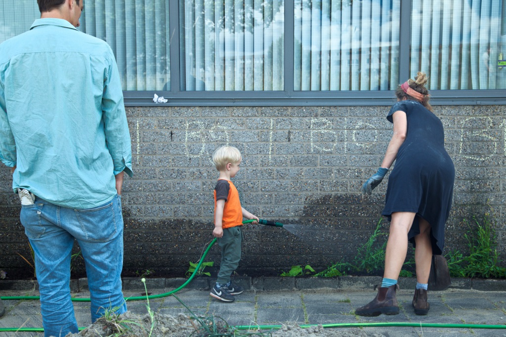 We gaan voor meer #geveltuinen in 010! Doe ook mee en help #Rotterdam het NK <a href="/tegelwippen/">NK Tegelwippen</a> te winnen door samen #1000geveltuinen aan te leggen in de stad! 

Kijk voor meer info en een video op 👉rotterdam.nl/geveltuinen