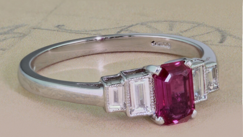 VictorianRingCo's tweet image. This Art Deco style engagement ring features an emerald-cut ruby with stepped diamond shoulders. ⁠
⁠
Ring model 3856⁠ - soo.nr/Y9UK

#rubyengagementring #rubyring