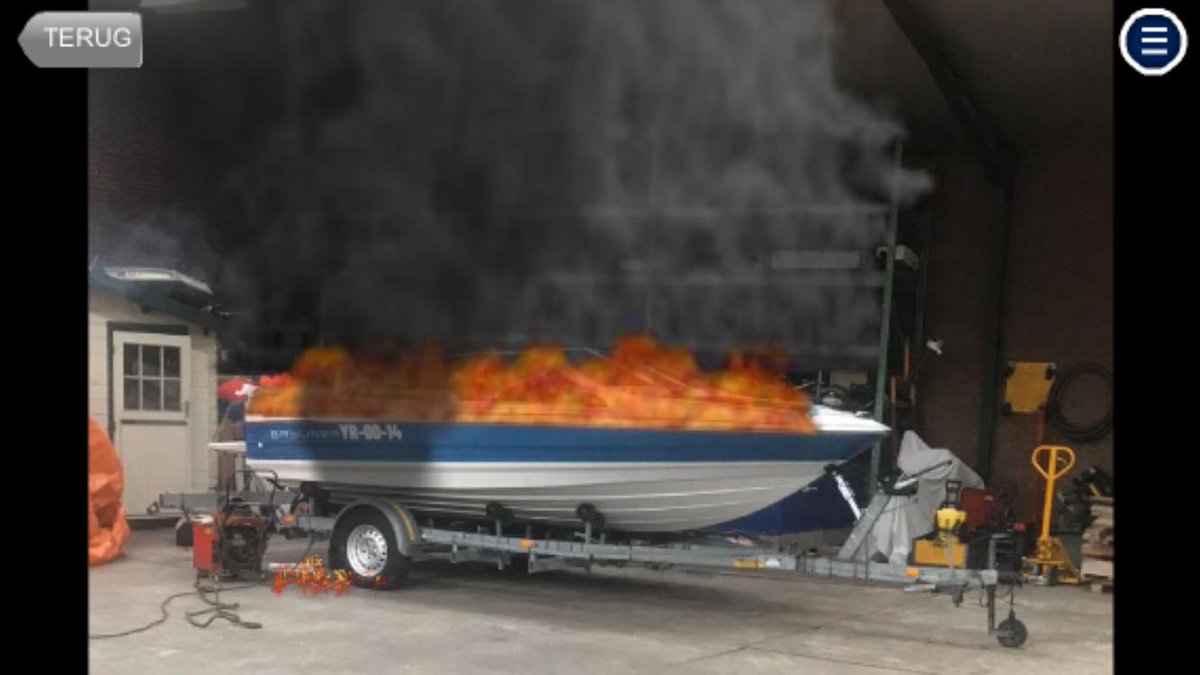 BrandweerNMD's tweet photo. Deze week zijn de kwaliteitsmetingen variabele voertuigbezetting afgenomen en kunnen wij variabel uitrukken! Met SimsUshare zijn realistische beelden geënsceneerd: vloeistofbrand, gebouwbrand en plezierjacht in brand #keuzeHDofLD #transitionalattack #variabeldenken #klussentellen https://t.co/dSKHrZhqHG